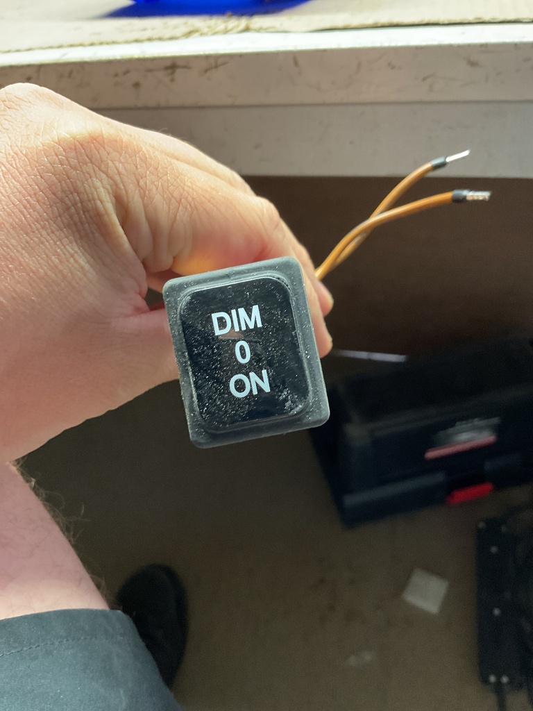 SWITCH DIM / 0 / ON